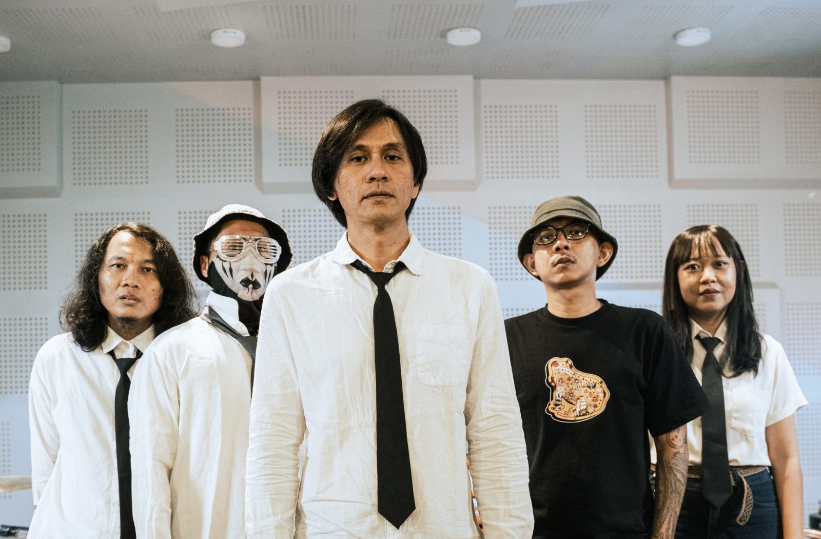 Eastern Gangster feat Ari Hamzah: Anjing Tetangga