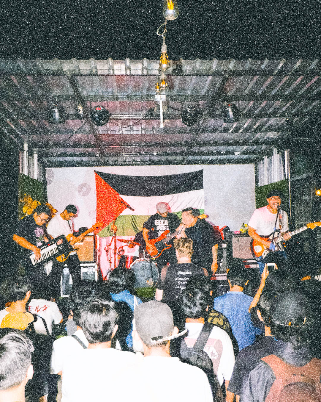 Maaaaak! LKTDOV Rilis Mini Album Keroyokan 25 April 2025