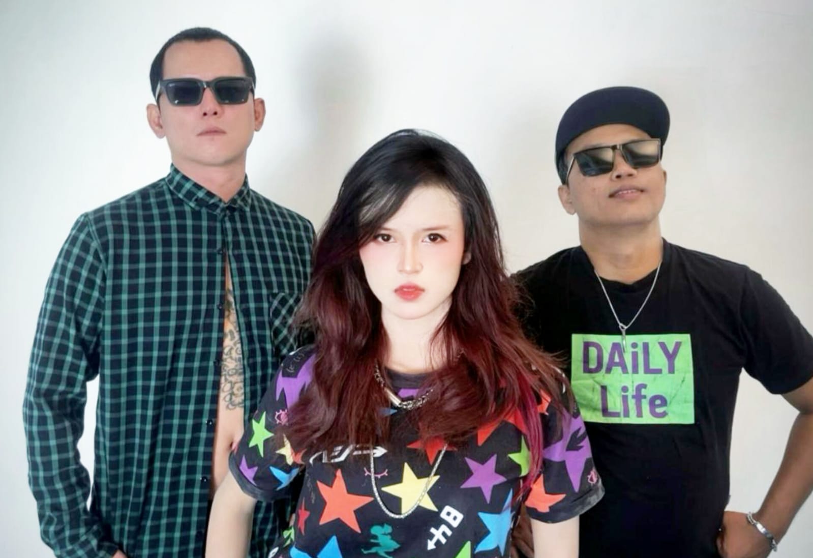 Wonderdiv: Single Baru Penuh Ornamen, Tapi…