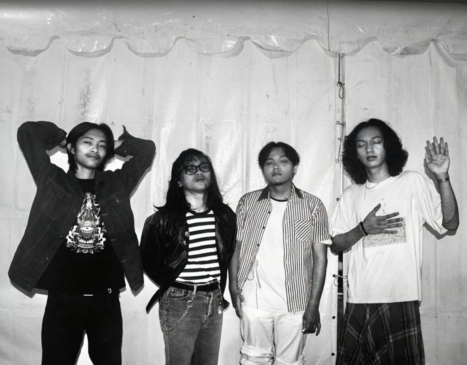 Last Trip: Sufi Rock yang Masih Jauh dari Kesufian Last Trip: Sufi Rock yang Masih Jauh dari Kesufian