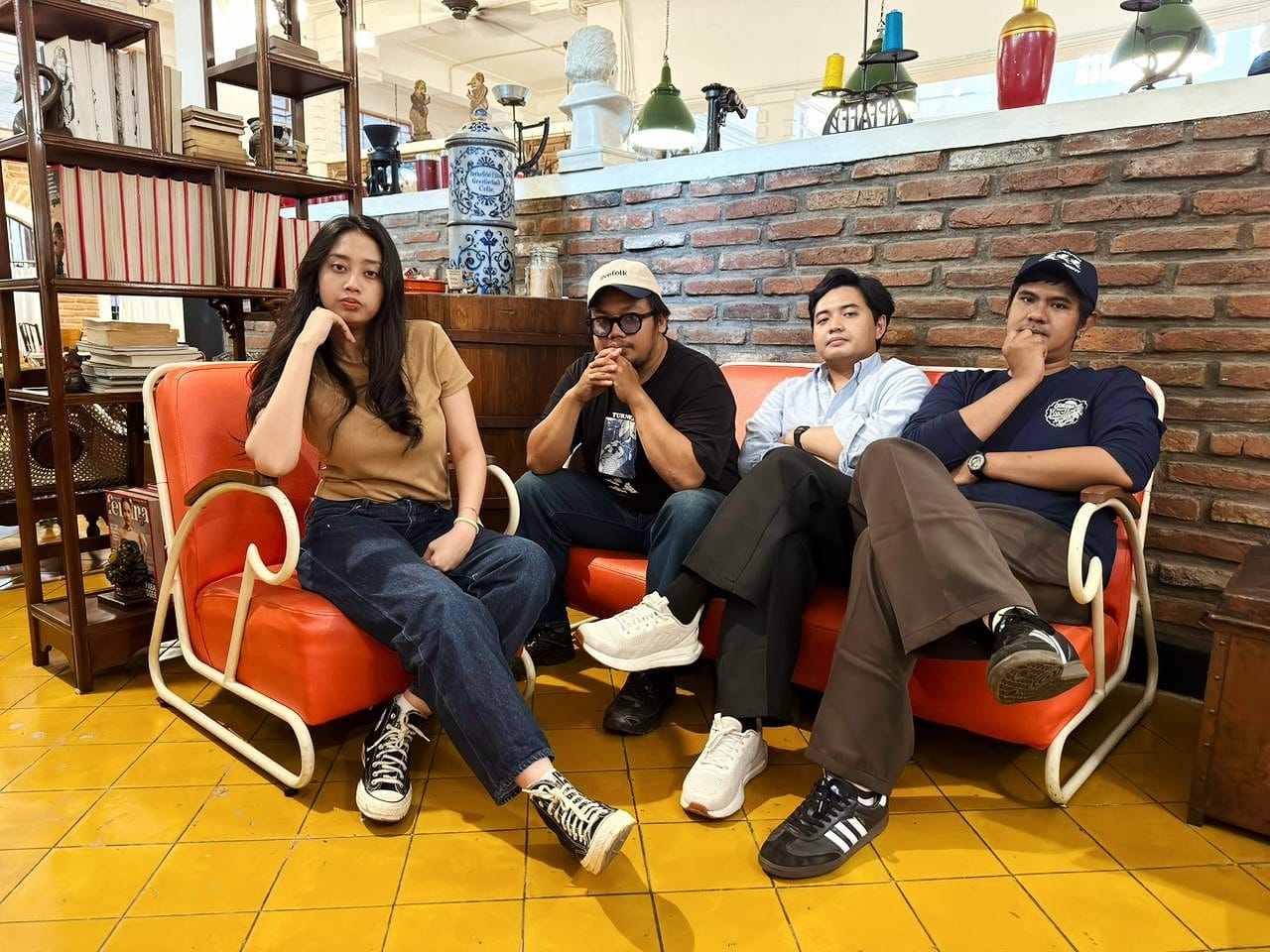 Someday, Someday: Ketika Remaja Dipaksa Dewasa Lebih Cepat Someday, Someday: Ketika Remaja Dipaksa Dewasa Lebih Cepat