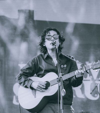 Jauh dari Rumah: Balada Ismam Saurus Selanjutnya Jauh dari Rumah: Balada Ismam Saurus Selanjutnya