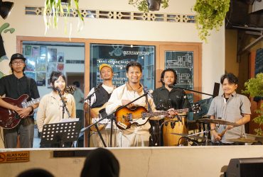 Q and A Mochtar: Tentang Penyegaran, Album, dan Tur Toko Buku