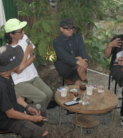 Rahasia-rahasia dan Pasca Paradoks Diametral FSTVLST
