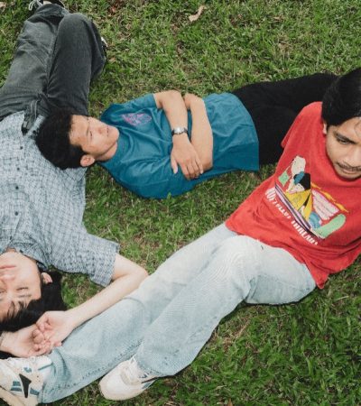 Passengers: Album Penuh Blutapes untuk Gen X dan Y Passengers: Album Penuh Blutapes untuk Gen X dan Y
