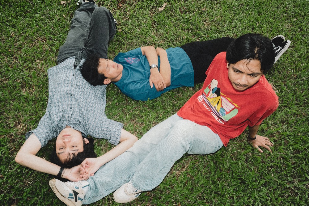 Passengers: Album Penuh Blutapes untuk Gen X dan Y Passengers: Album Penuh Blutapes untuk Gen X dan Y
